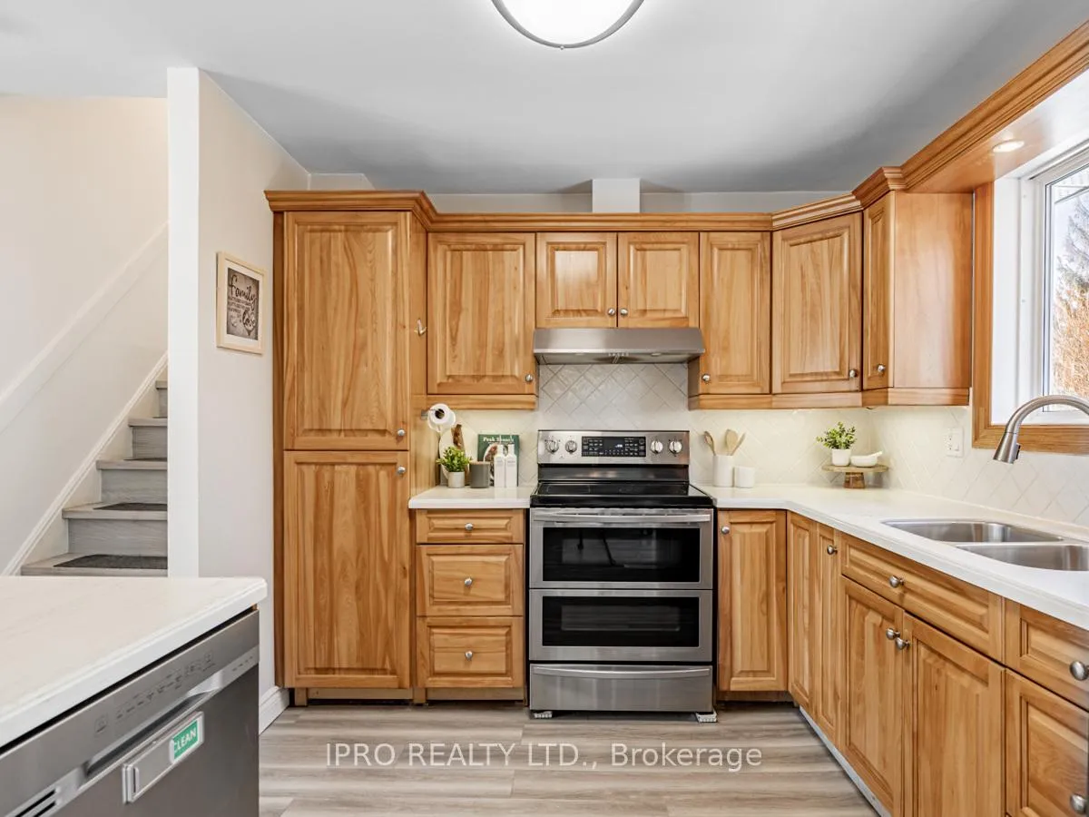 Photo 13 of 986 Brenda Court, Oshawa, Donevan — HOMEH