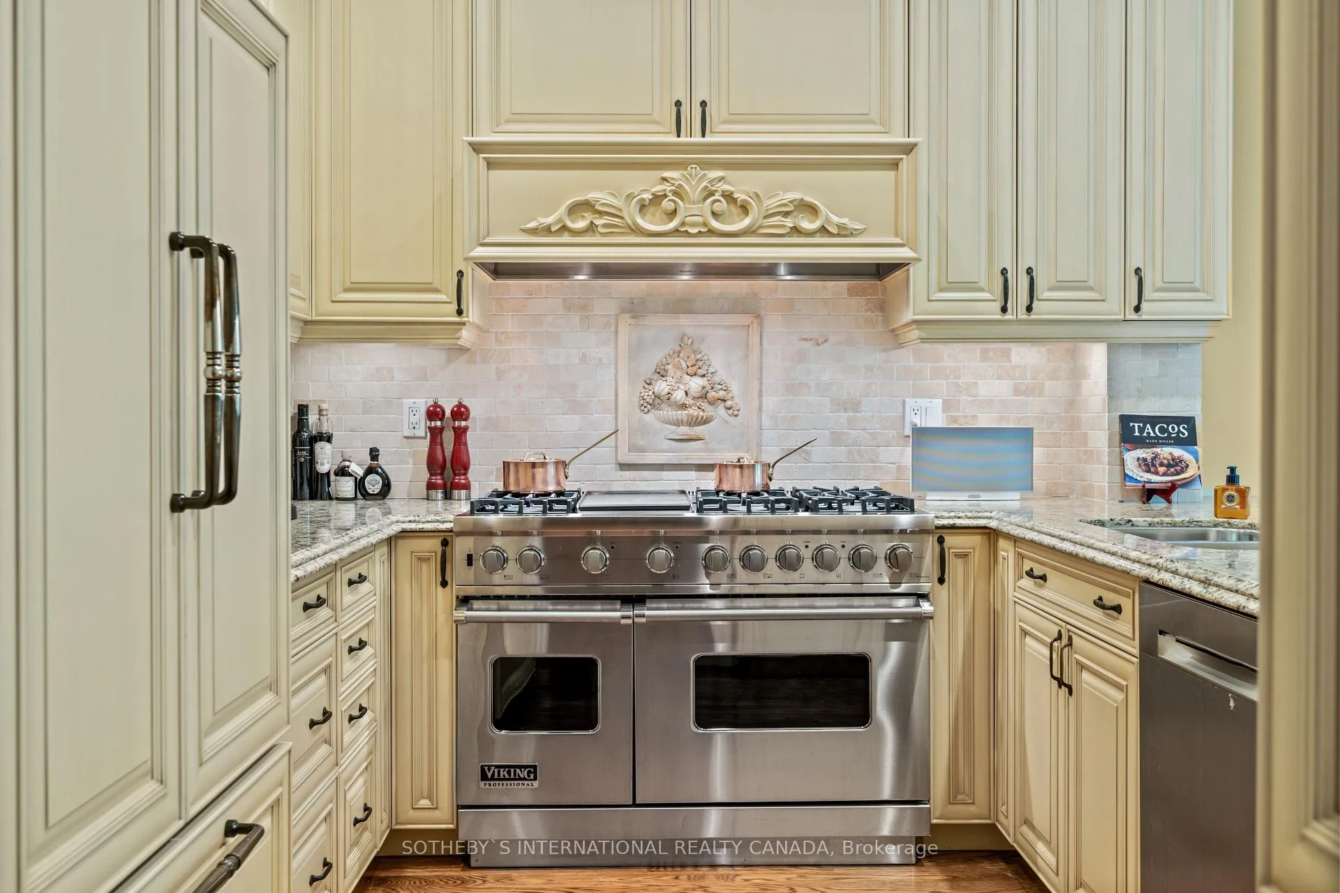 Photo 11 of 55 Lowther Avenue, Toronto, The Annex — HOMEH