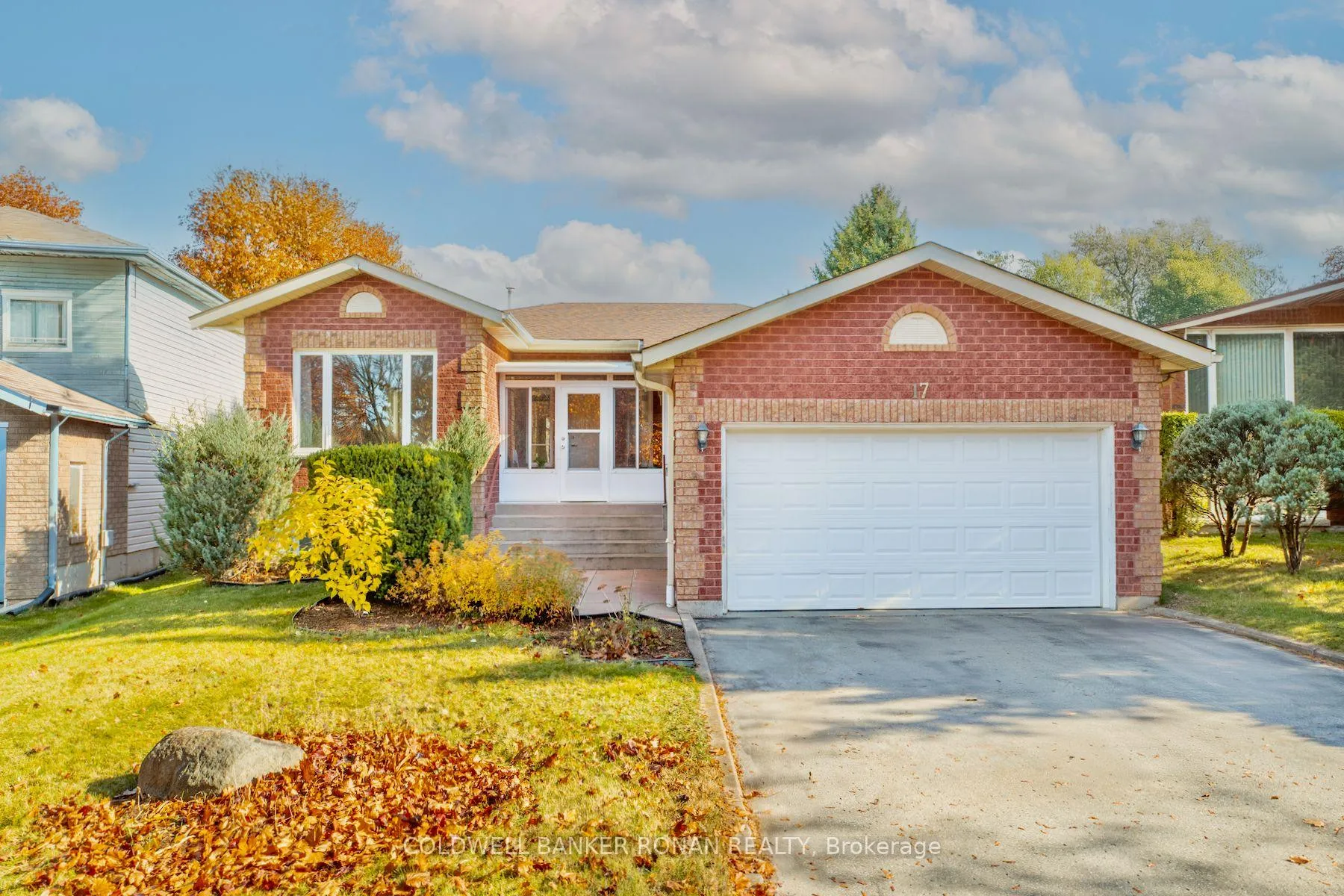 Photo 1 of 17 Mayfair Drive, Barrie, Ardagh — HOMEH