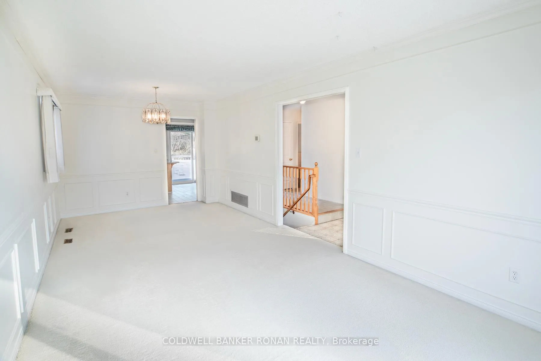 Photo 7 of 17 Mayfair Drive, Barrie, Ardagh — HOMEH