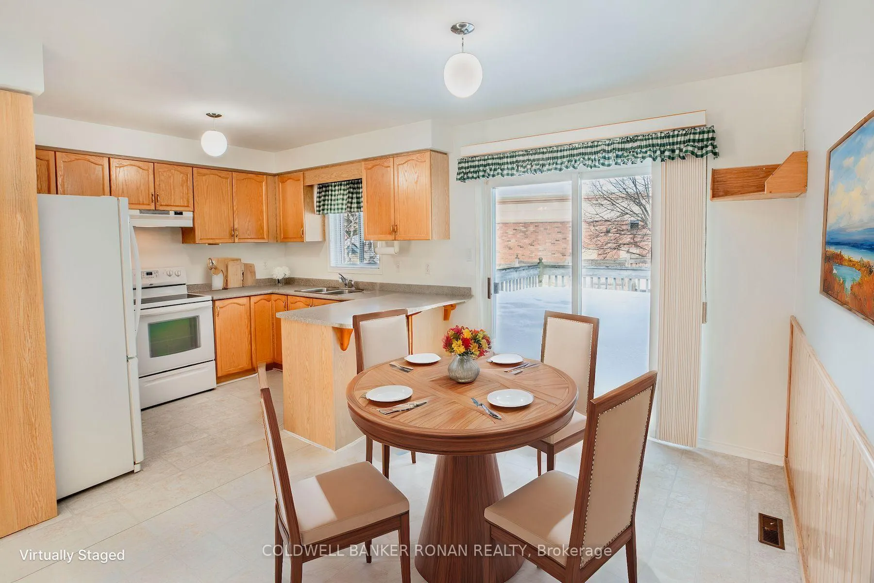 Photo 8 of 17 Mayfair Drive, Barrie, Ardagh — HOMEH
