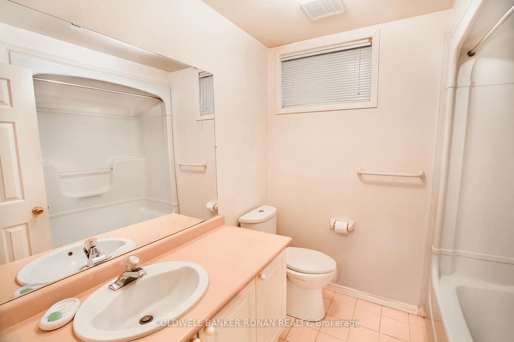 Photo 24 of 17 Mayfair Drive, Barrie, Ardagh — HOMEH