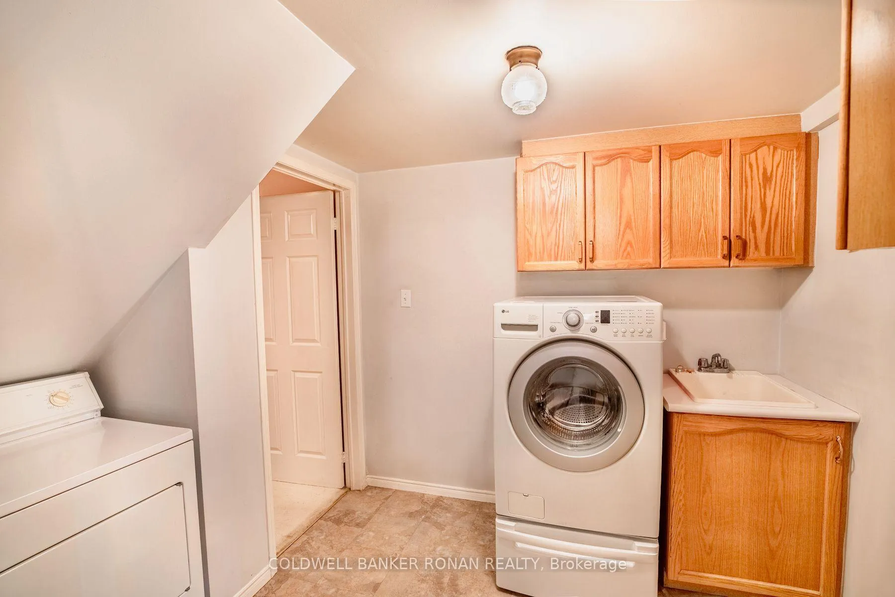 Photo 27 of 17 Mayfair Drive, Barrie, Ardagh — HOMEH