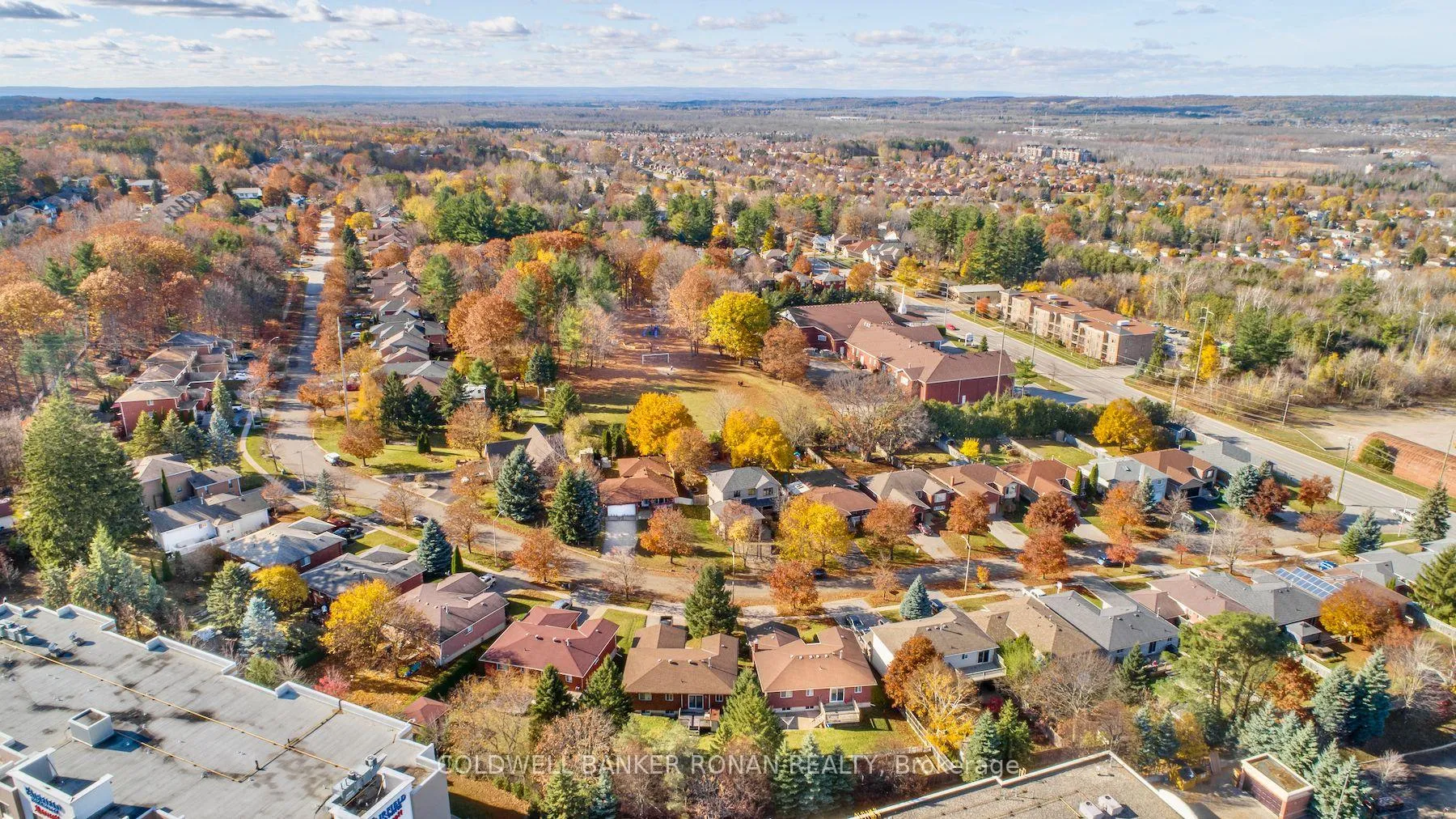 Photo 35 of 17 Mayfair Drive, Barrie, Ardagh — HOMEH