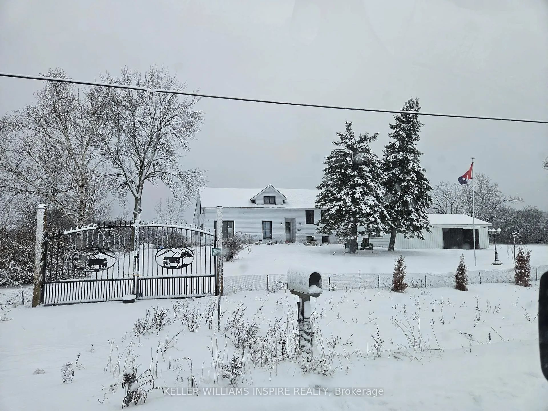 Front of 3048 Victoria Road