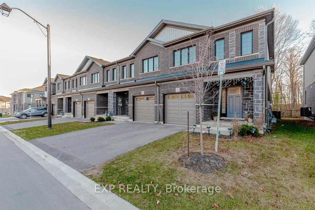 Photo 2 of 77 Woodedge Circle, Kitchener, Huron Park — HOMEH