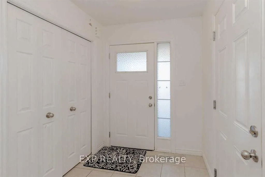 Photo 6 of 77 Woodedge Circle, Kitchener, Huron Park — HOMEH