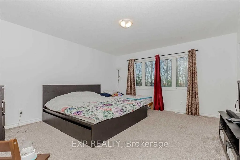 Photo 20 of 77 Woodedge Circle, Kitchener, Huron Park — HOMEH