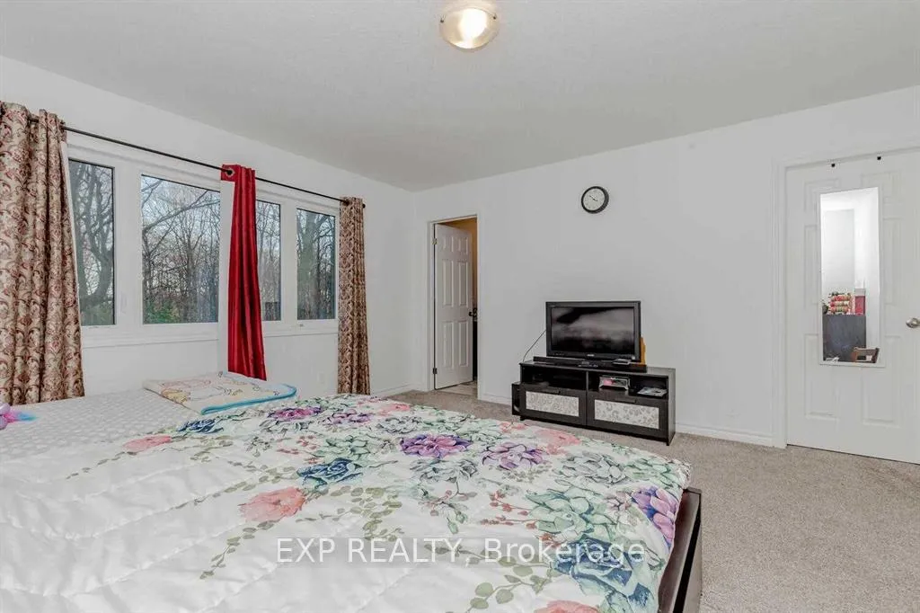Photo 21 of 77 Woodedge Circle, Kitchener, Huron Park — HOMEH