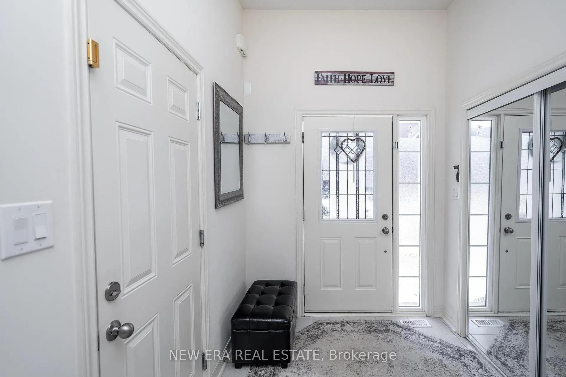Photo 4 of 42 Jevons Drive, Ajax, South East — HOMEH