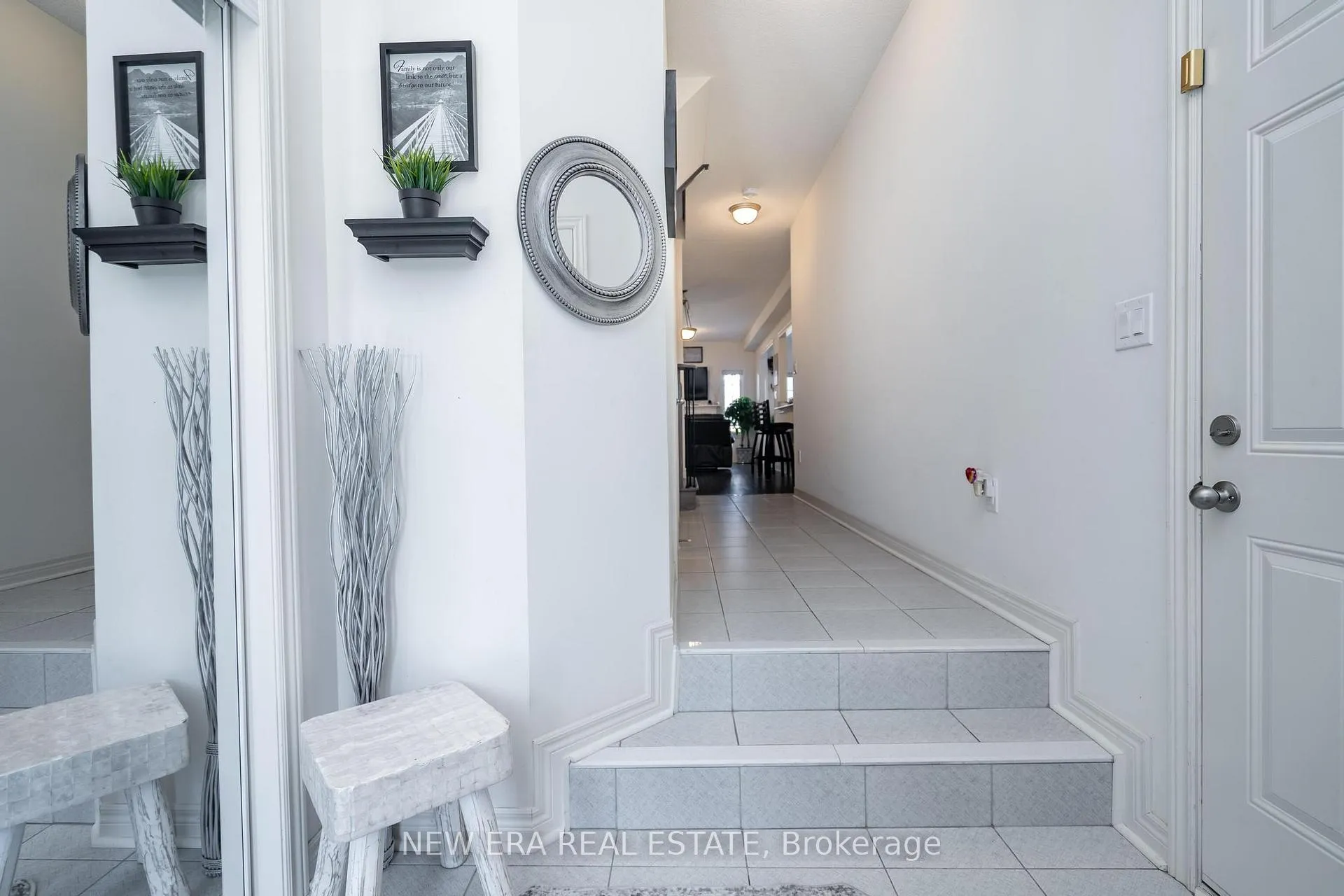 Photo 5 of 42 Jevons Drive, Ajax, South East — HOMEH