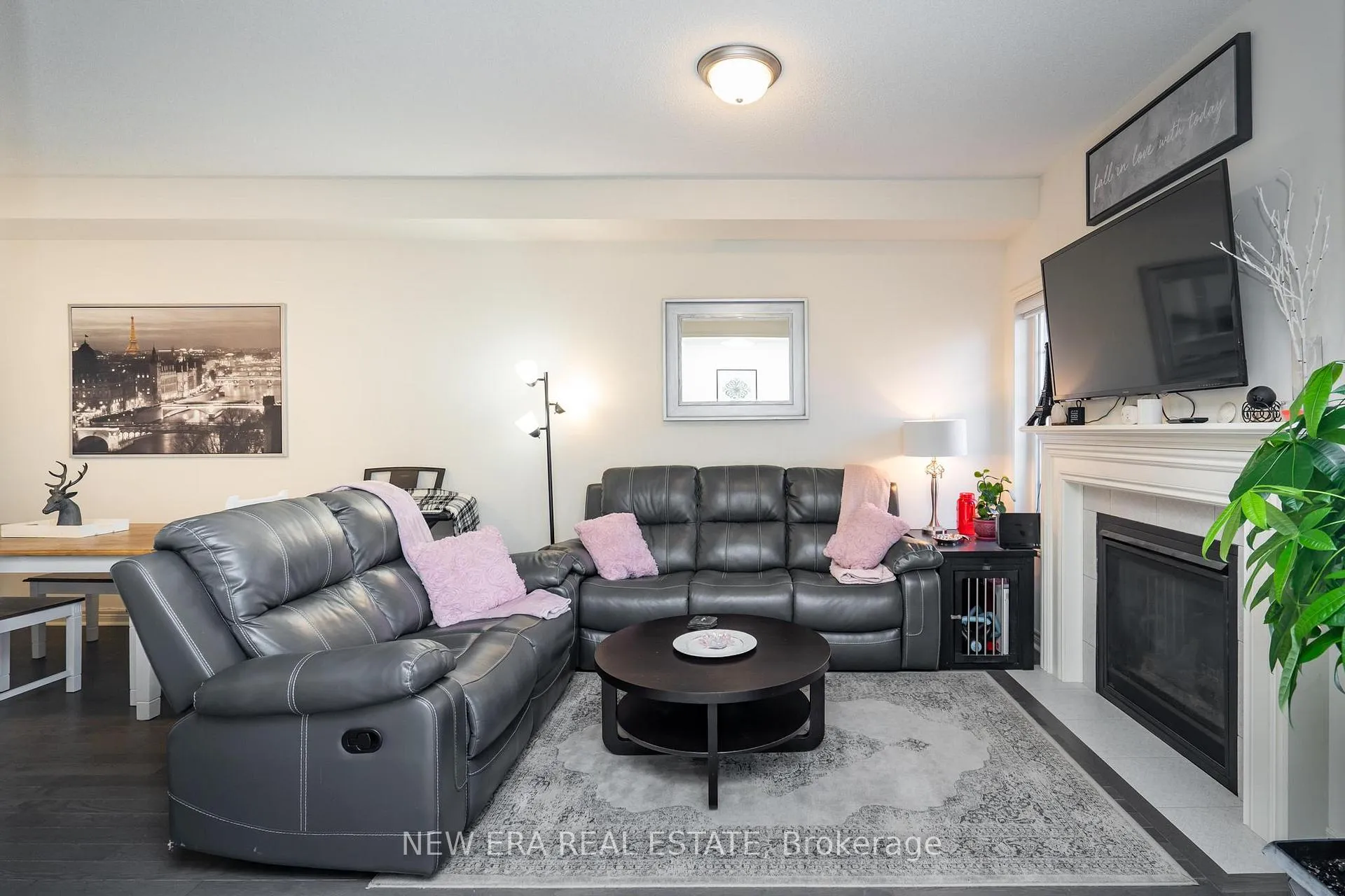 Photo 8 of 42 Jevons Drive, Ajax, South East — HOMEH