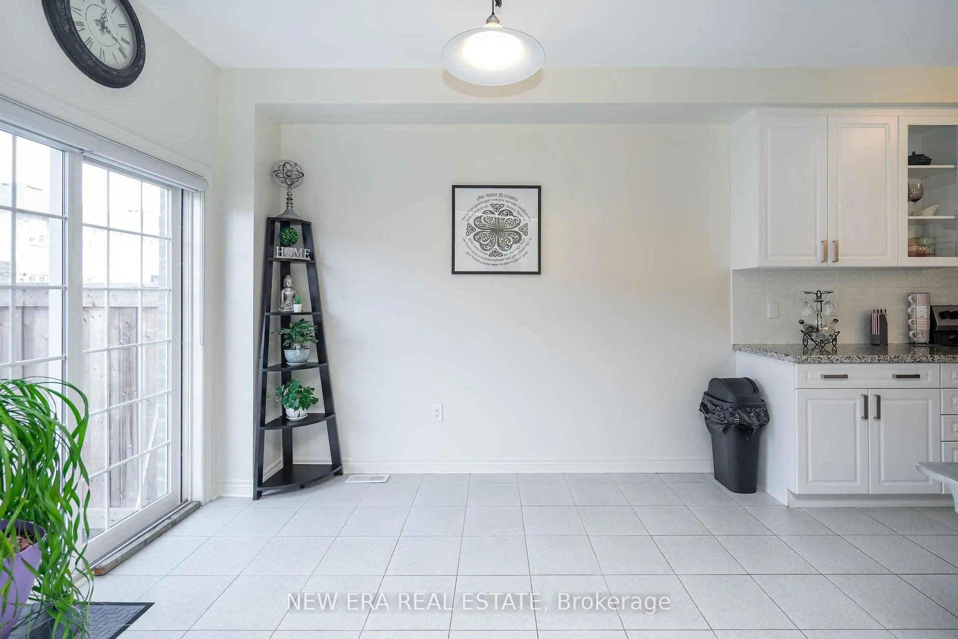 Photo 19 of 42 Jevons Drive, Ajax, South East — HOMEH
