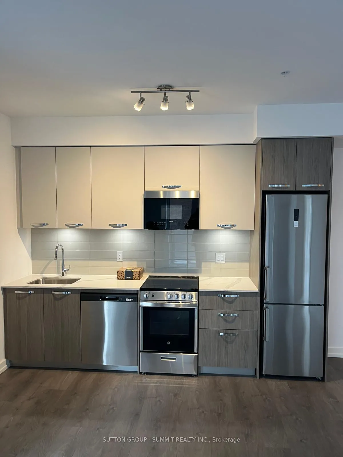 Photo 4 of Unit 419, 75 James Street S, Hamilton, Corktown — HOMEH