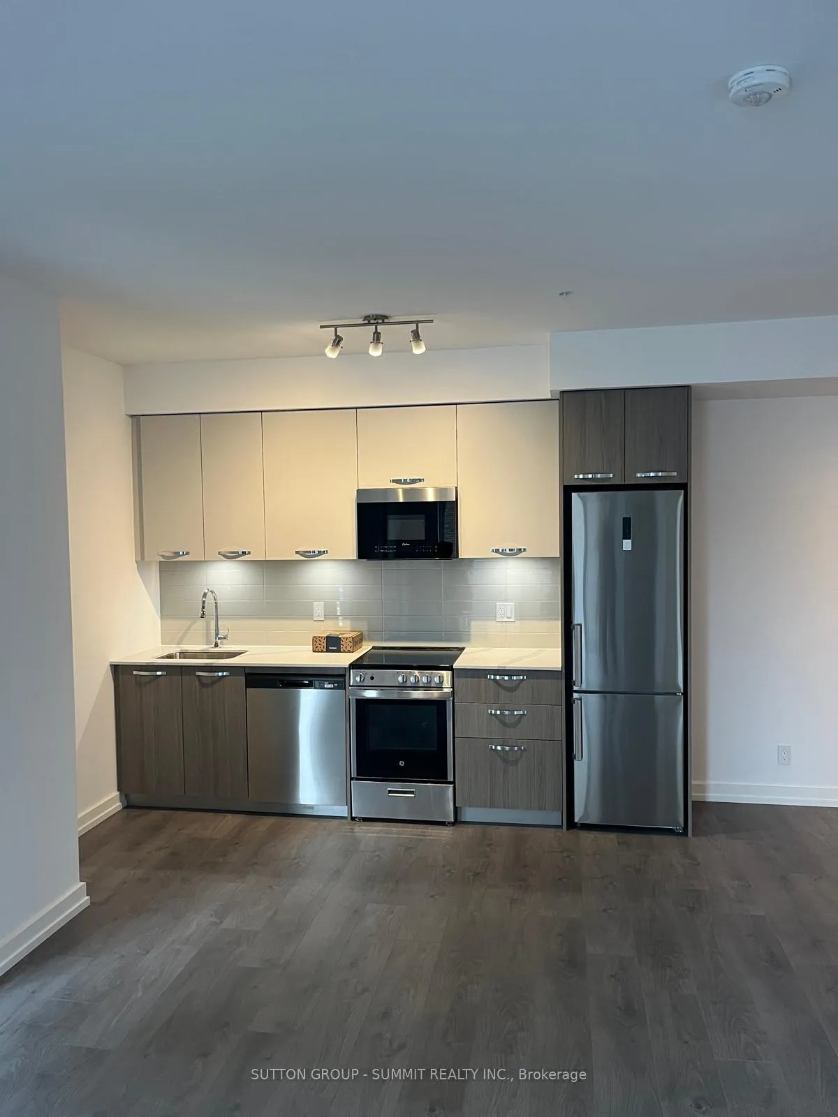 Photo 5 of Unit 419, 75 James Street S, Hamilton, Corktown — HOMEH