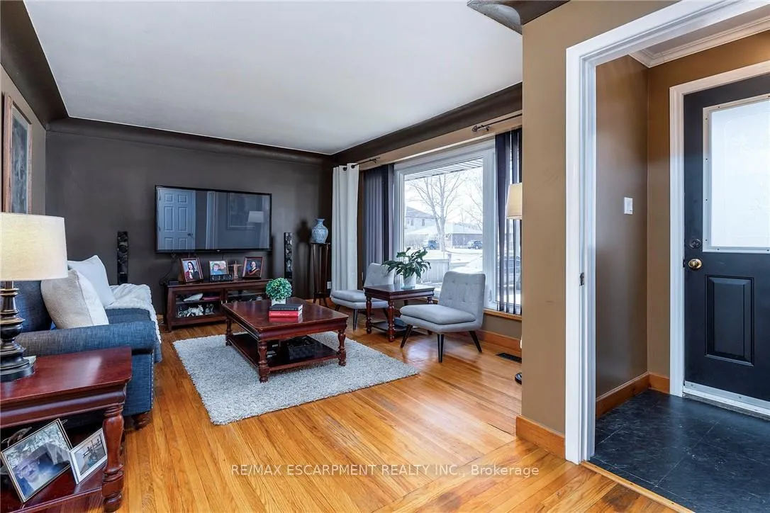 Photo 4 of 63 Seneca Avenue, Hamilton, Allison — HOMEH