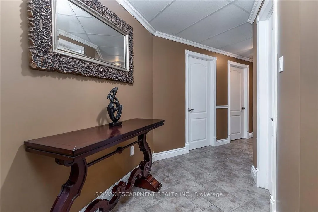 Photo 15 of 63 Seneca Avenue, Hamilton, Allison — HOMEH