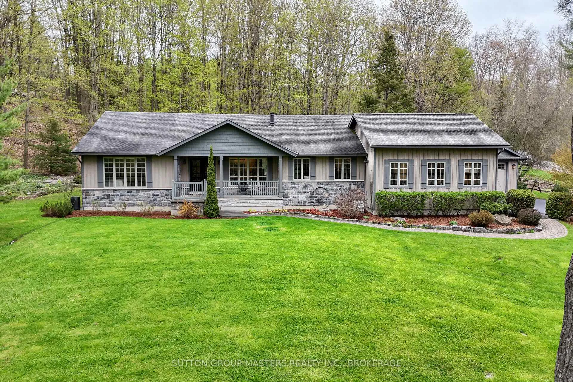 Photo 3 of 2280 Highland Heights Drive, Kingston — HOMEH
