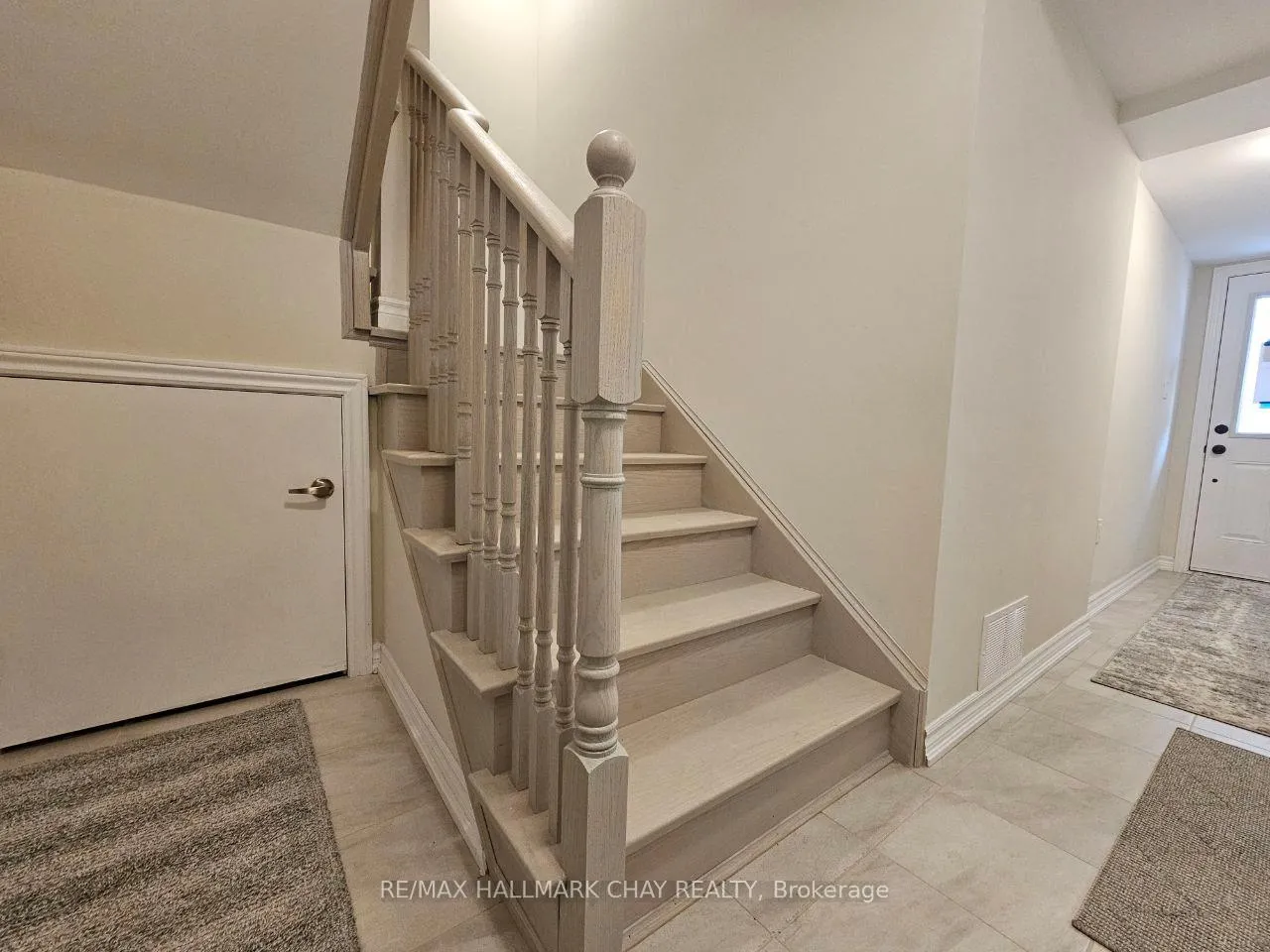 Photo 7 of Unit 4, 51 Hay Lane, Barrie, Innis-Shore — HOMEH