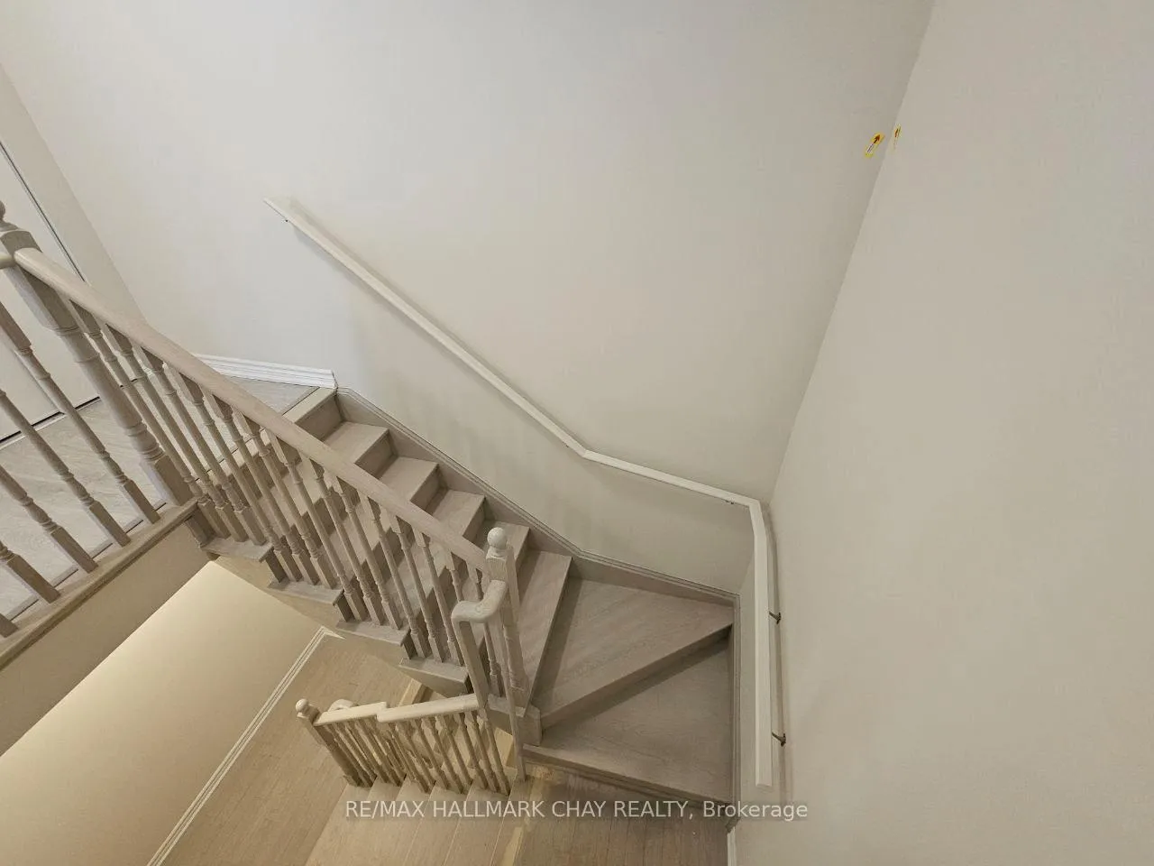 Photo 8 of Unit 4, 51 Hay Lane, Barrie, Innis-Shore — HOMEH