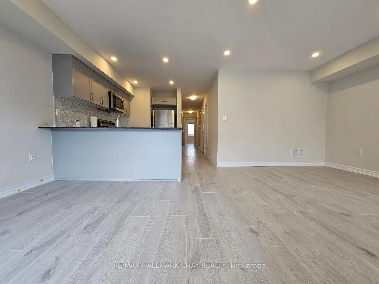Photo 13 of Unit 4, 51 Hay Lane, Barrie, Innis-Shore — HOMEH