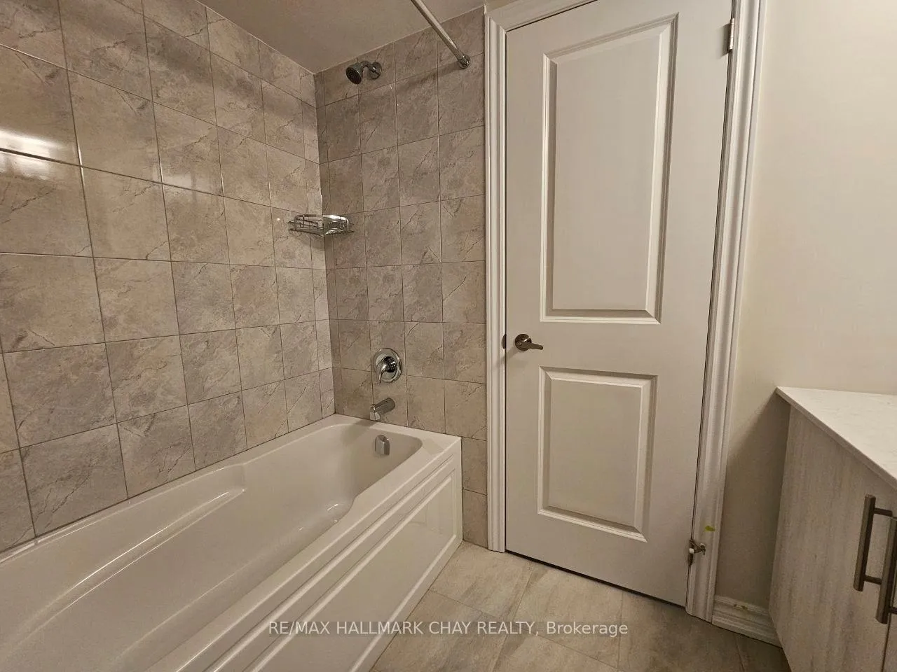 Photo 20 of Unit 4, 51 Hay Lane, Barrie, Innis-Shore — HOMEH
