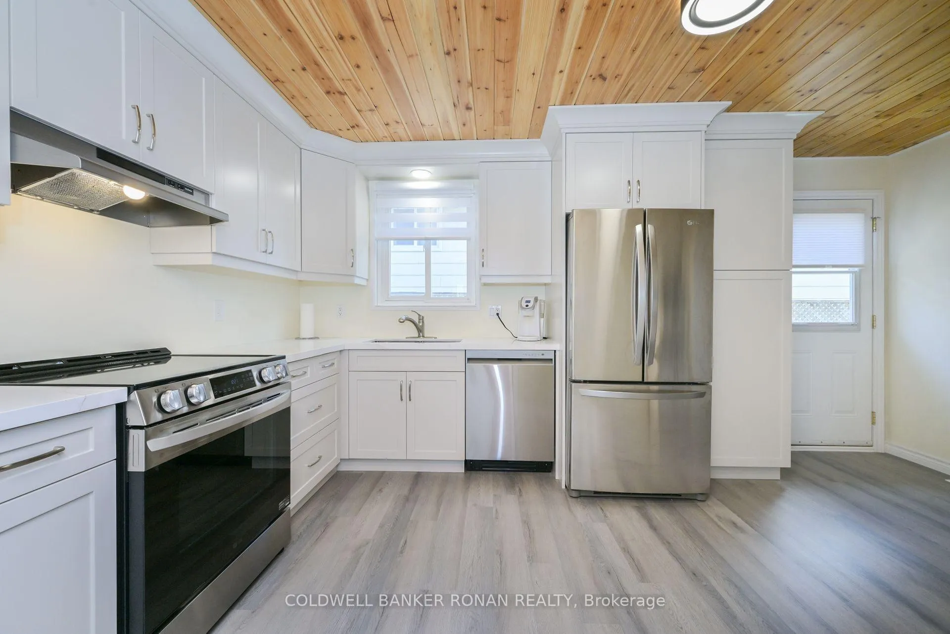 Photo 5 of 238 Mackenzie Street, New Tecumseth, Alliston — HOMEH