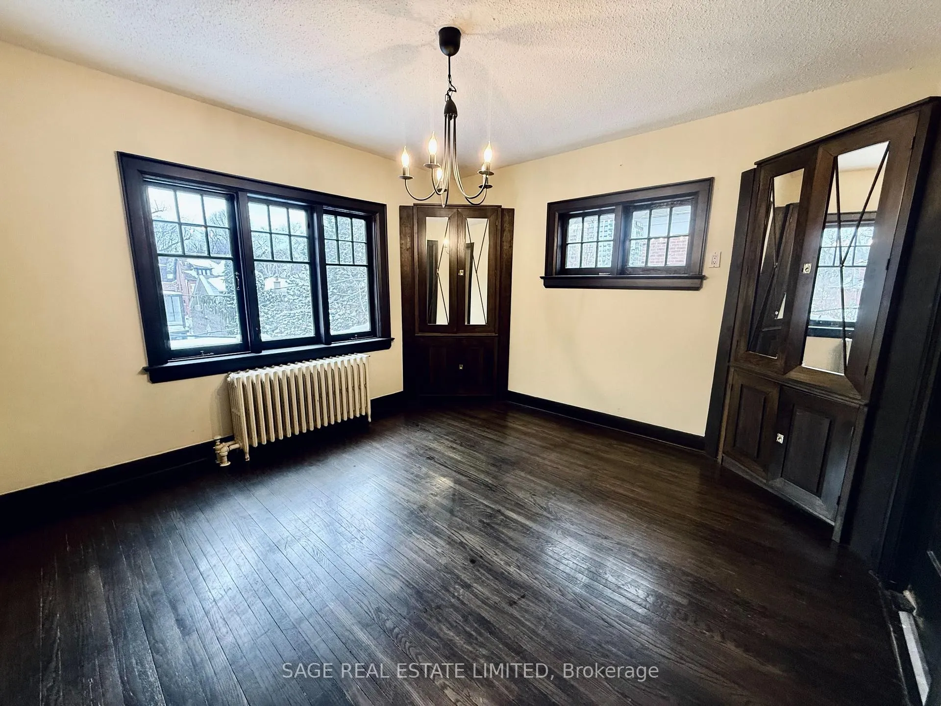 Photo 4 of Unit 6, 315 Lonsdale Road, Toronto, Casa Loma — HOMEH