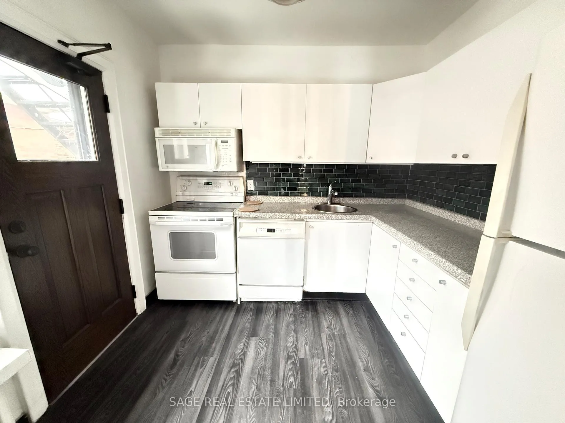 Photo 7 of Unit 6, 315 Lonsdale Road, Toronto, Casa Loma — HOMEH