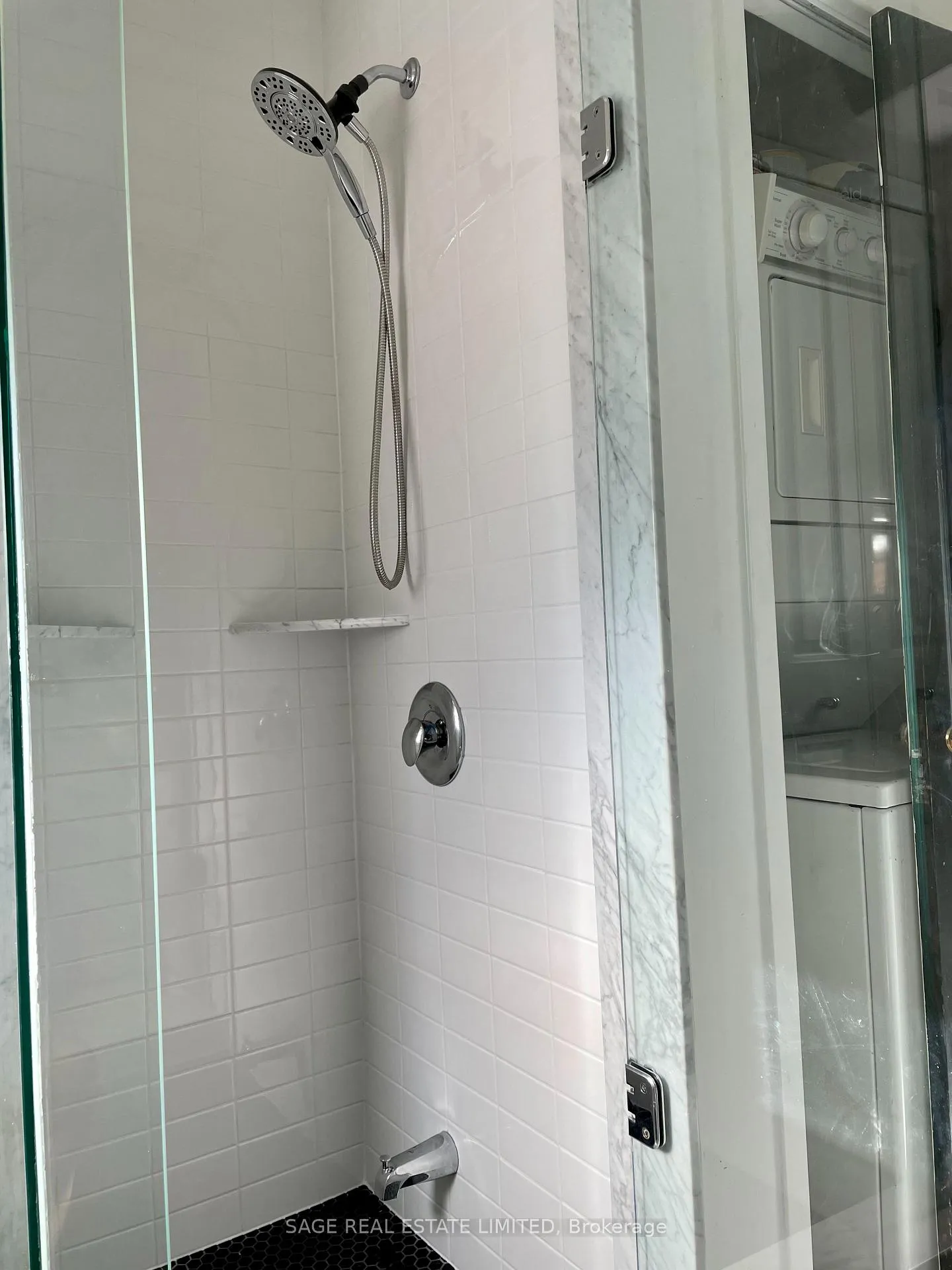 Photo 11 of Unit 6, 315 Lonsdale Road, Toronto, Casa Loma — HOMEH