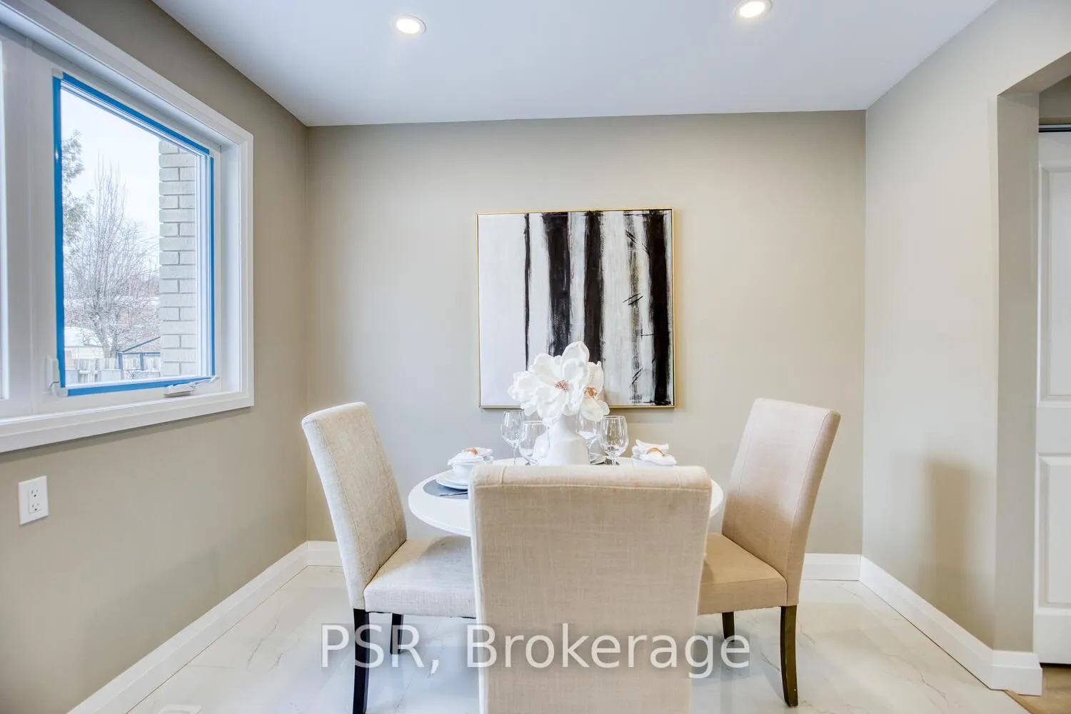 Photo 10 of 1358 Queen's Boulevard, Kitchener — HOMEH