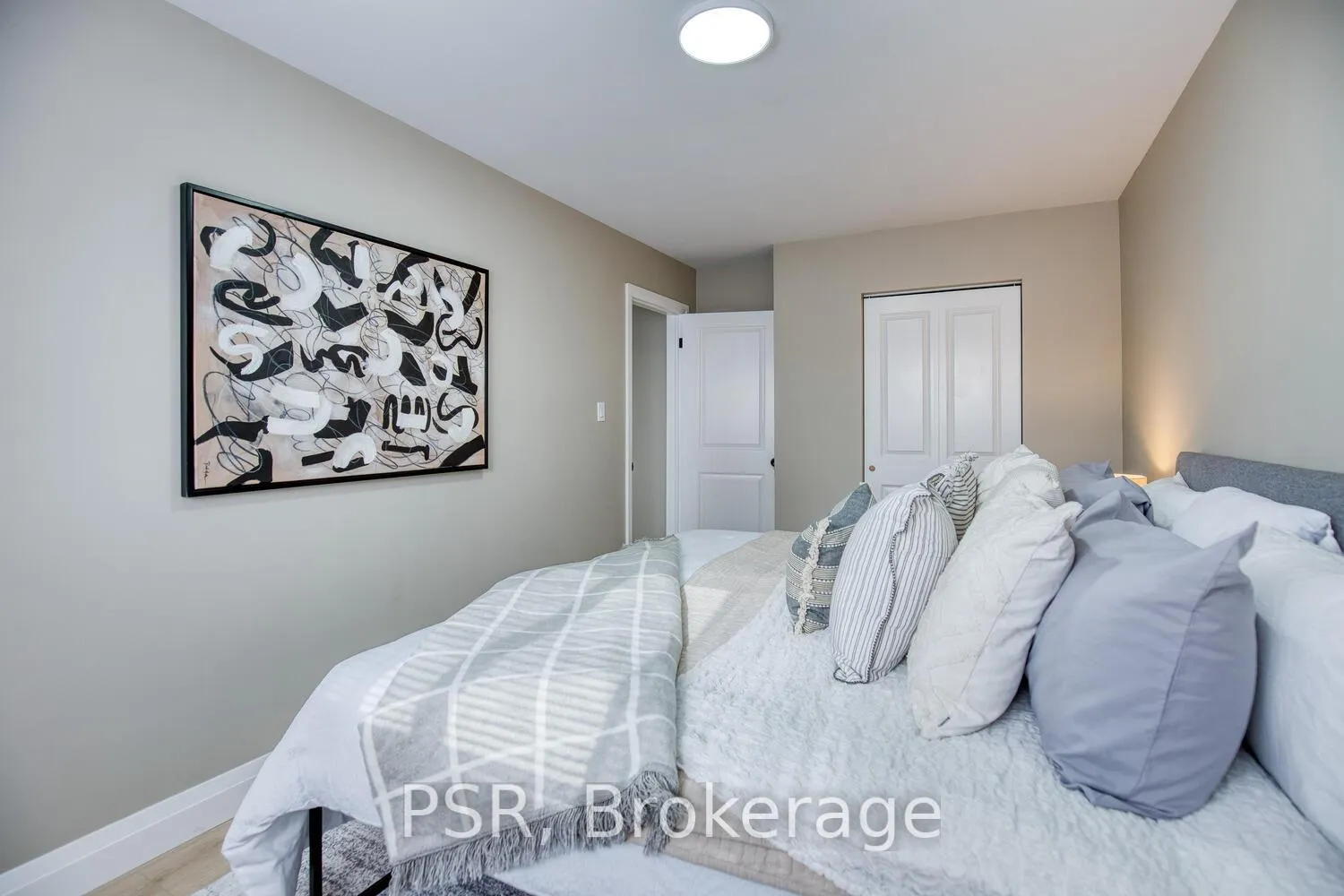 Photo 14 of 1358 Queen's Boulevard, Kitchener — HOMEH