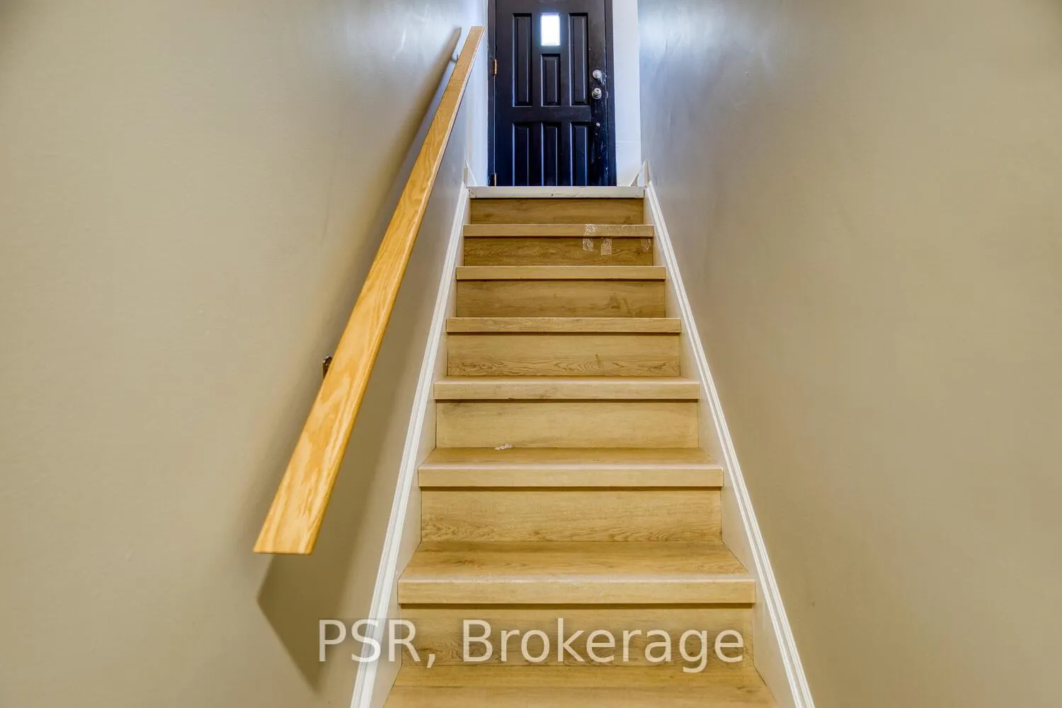 Photo 23 of 1358 Queen's Boulevard, Kitchener — HOMEH