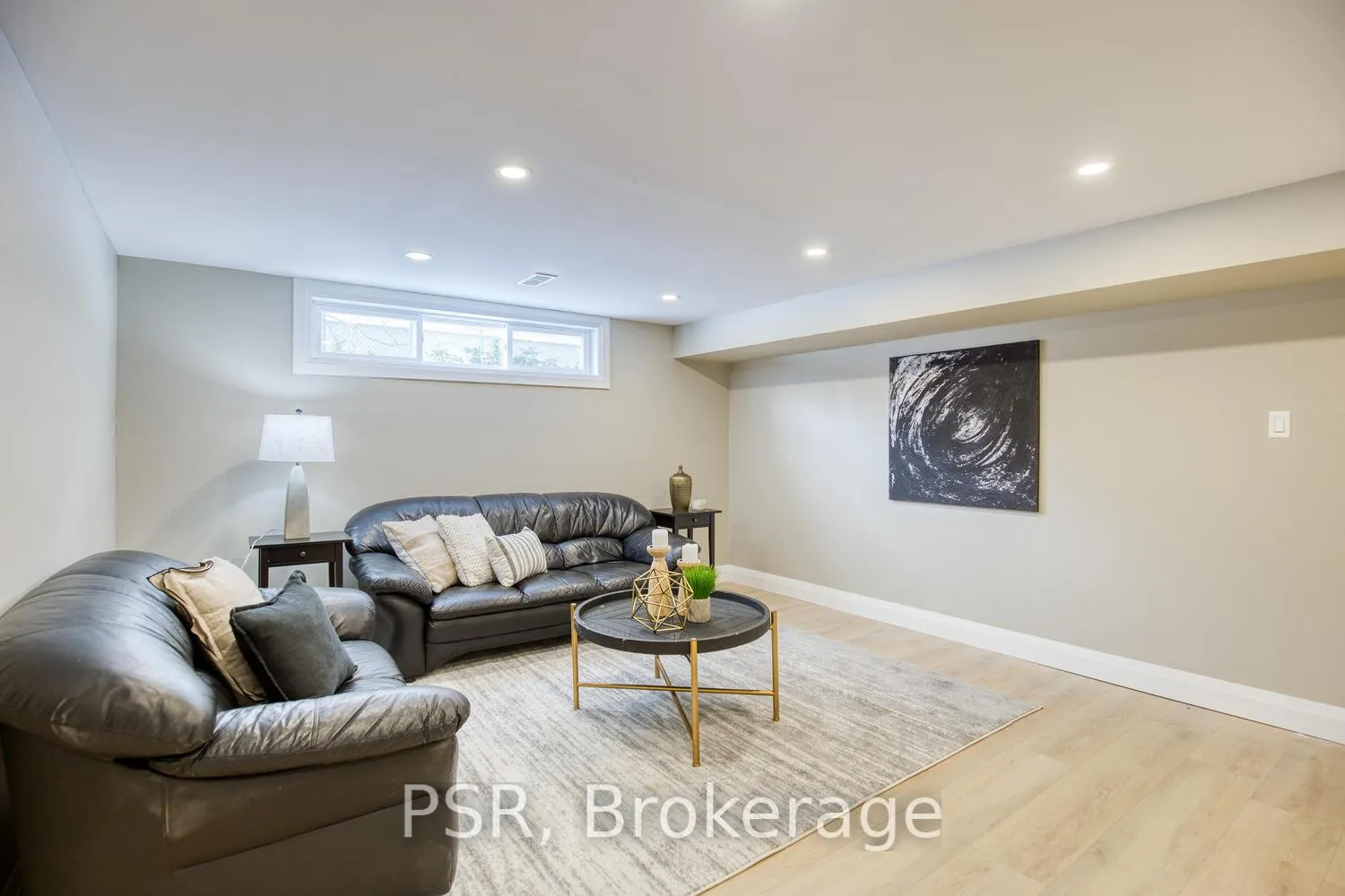 Photo 26 of 1358 Queen's Boulevard, Kitchener — HOMEH