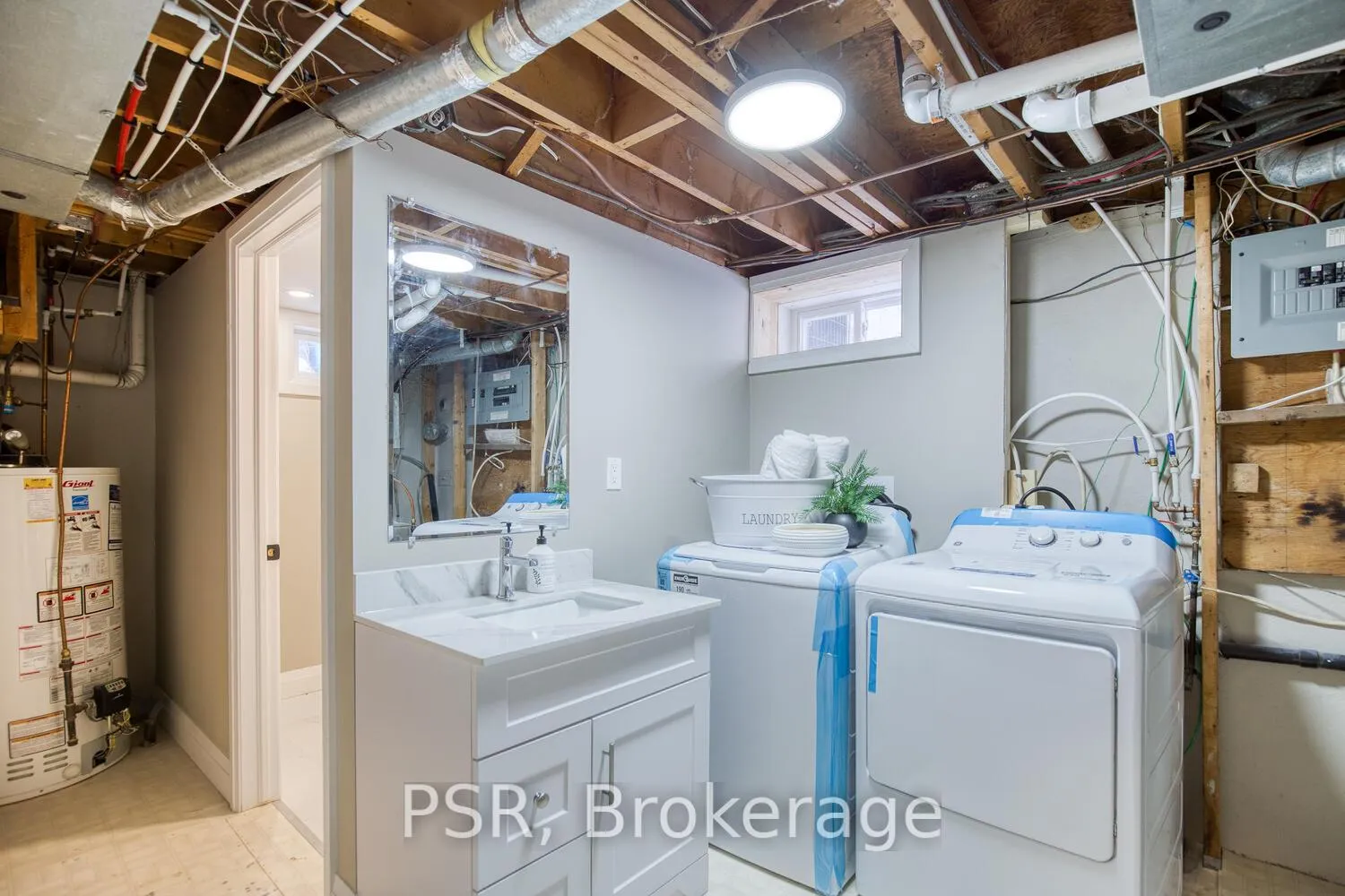 Photo 30 of 1358 Queen's Boulevard, Kitchener — HOMEH