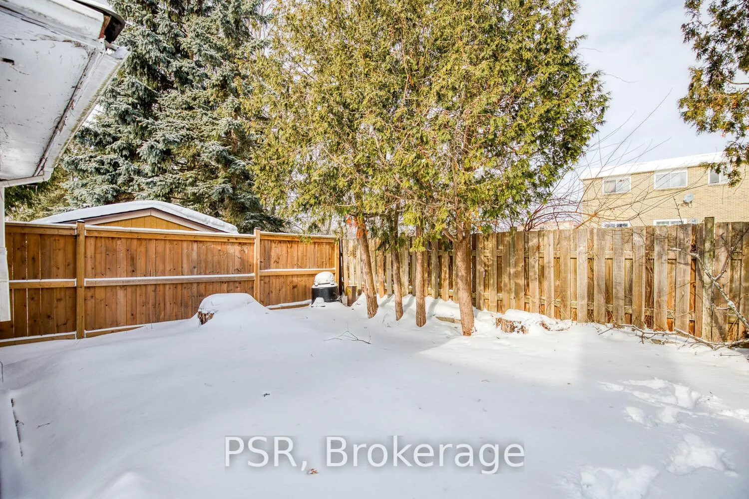 Photo 32 of 1358 Queen's Boulevard, Kitchener — HOMEH