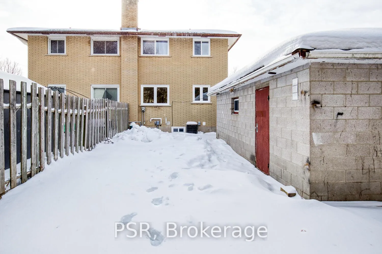 Photo 33 of 1358 Queen's Boulevard, Kitchener — HOMEH