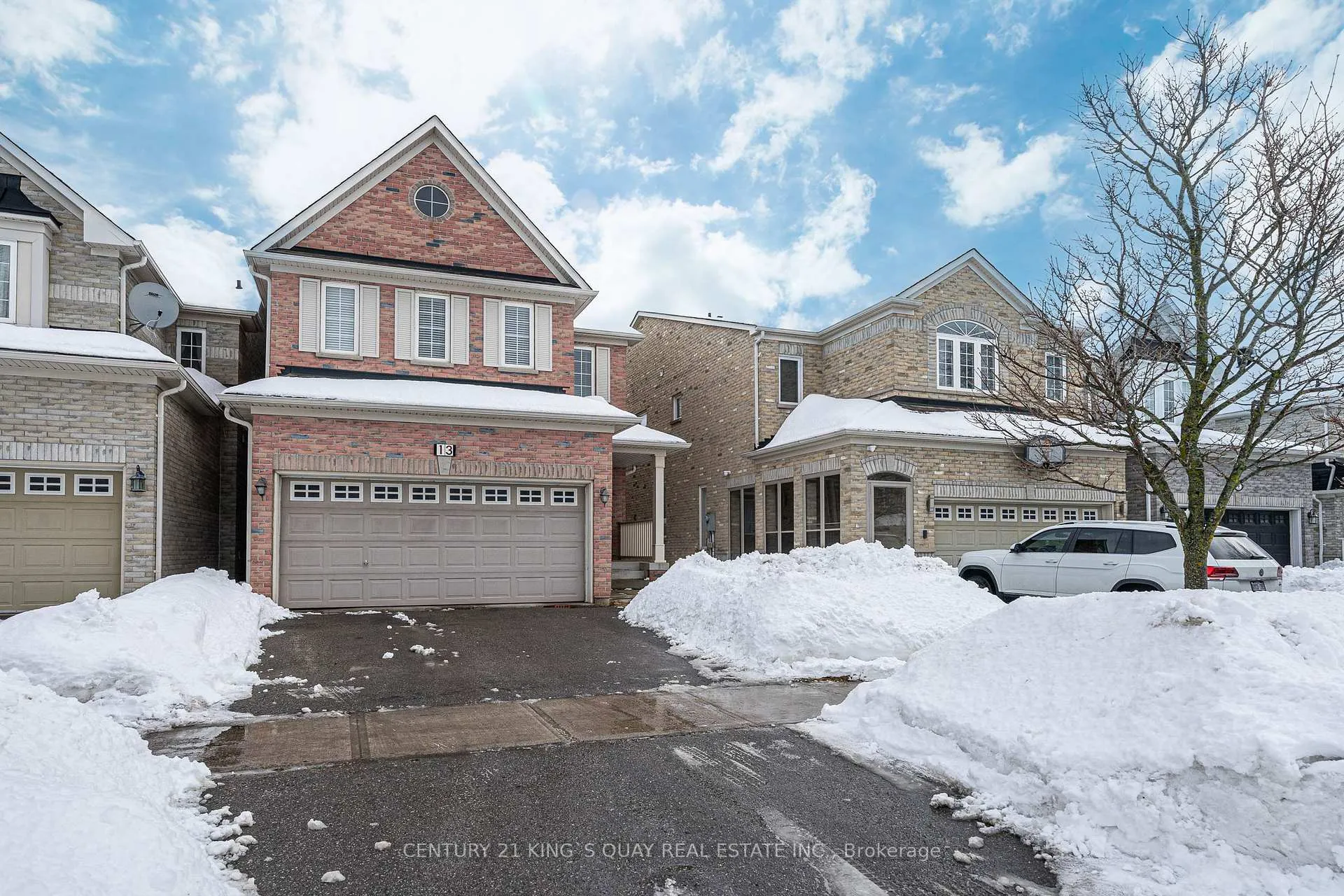 Photo 2 of 13 Barkwood Hollow, Markham, Berczy — HOMEH