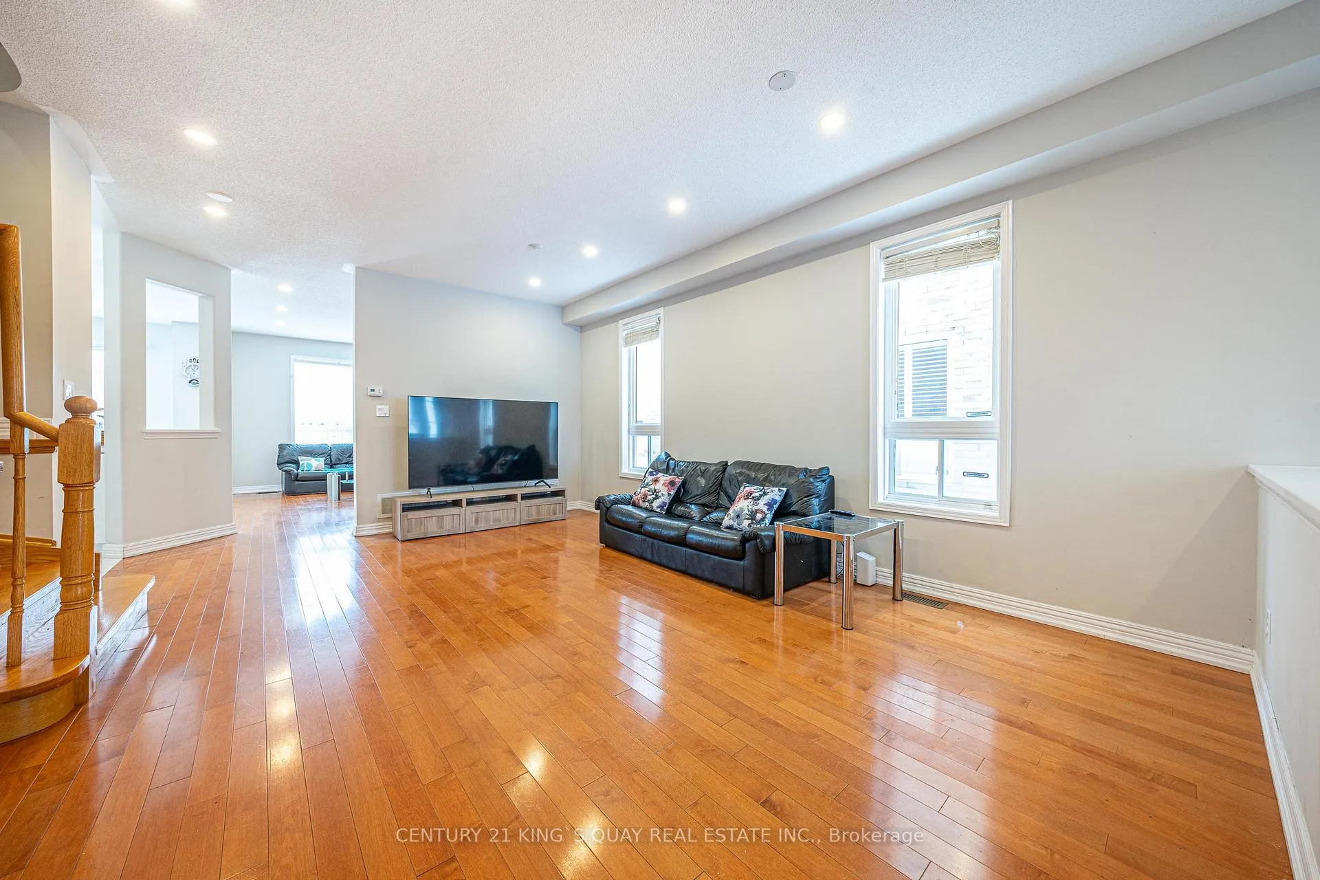 Photo 6 of 13 Barkwood Hollow, Markham, Berczy — HOMEH