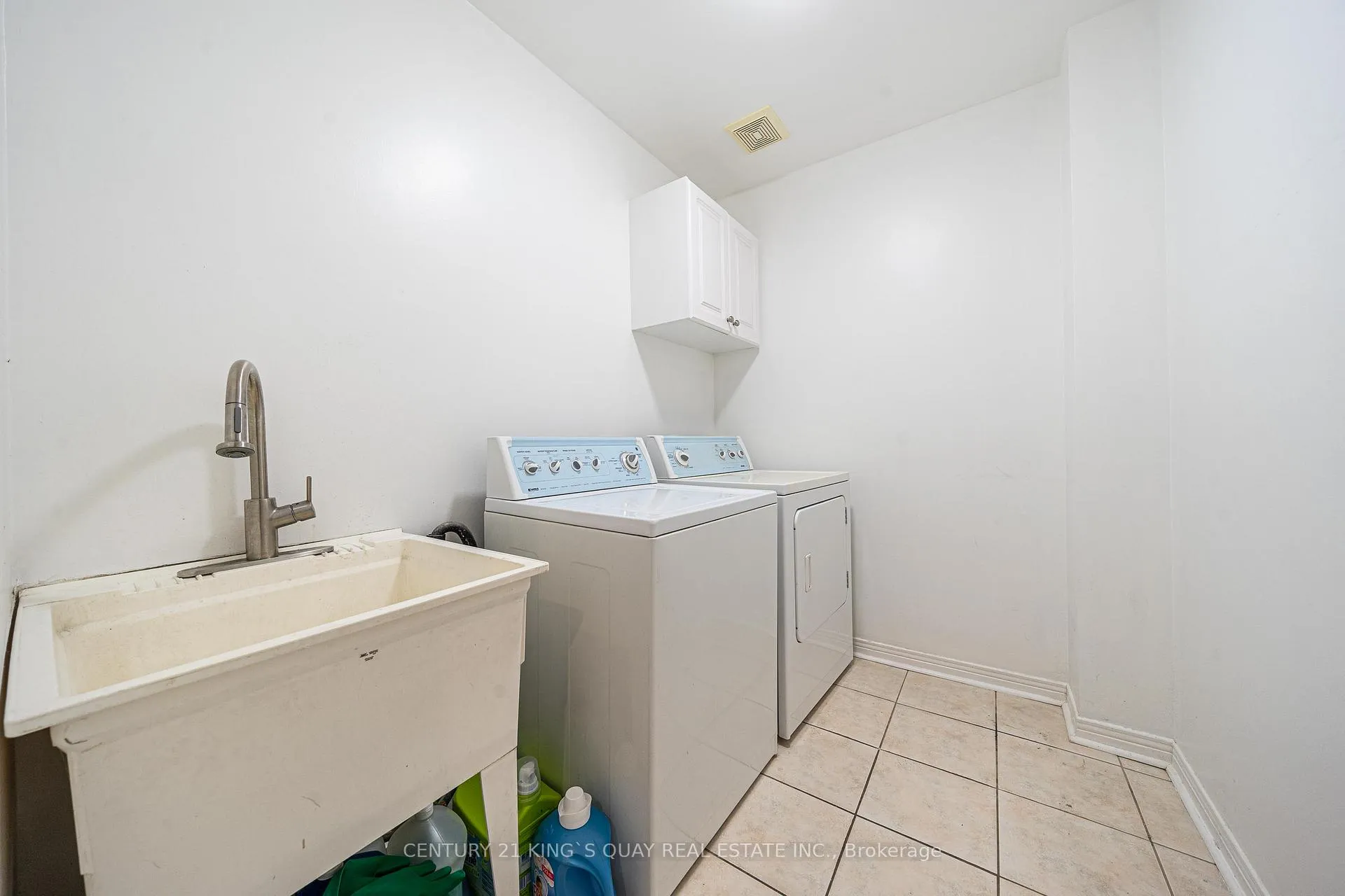 Photo 20 of 13 Barkwood Hollow, Markham, Berczy — HOMEH