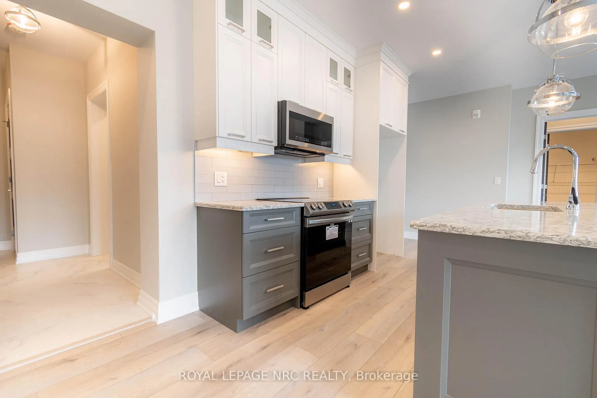 Photo 7 of Unit 6, 99 South Drive, St. Catharines, Old Glenridge — HOMEH