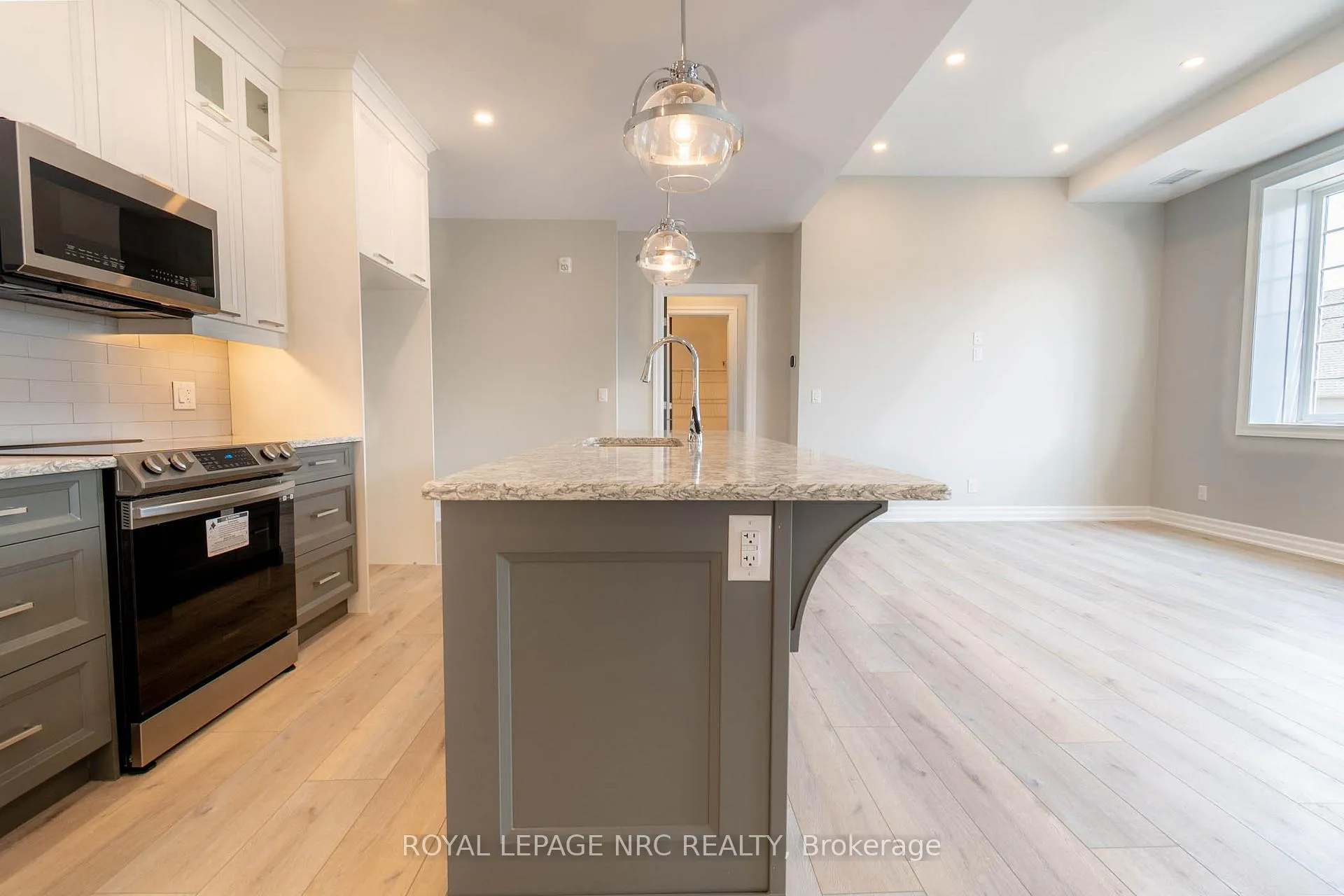 Photo 9 of Unit 6, 99 South Drive, St. Catharines, Old Glenridge — HOMEH
