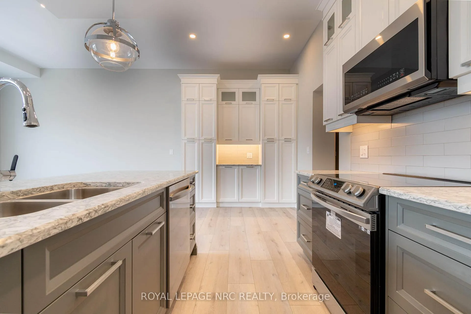 Photo 11 of Unit 6, 99 South Drive, St. Catharines, Old Glenridge — HOMEH