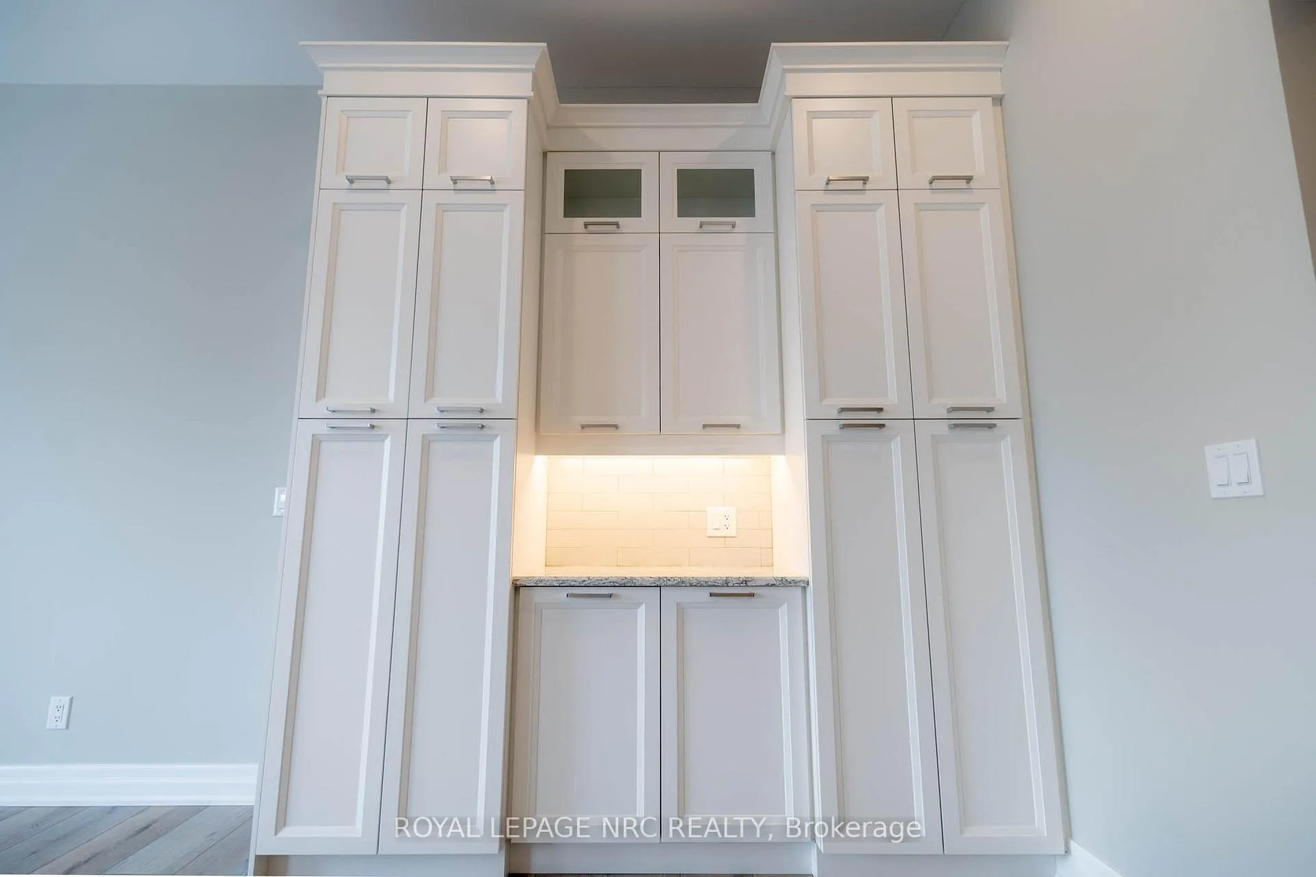 Photo 13 of Unit 6, 99 South Drive, St. Catharines, Old Glenridge — HOMEH