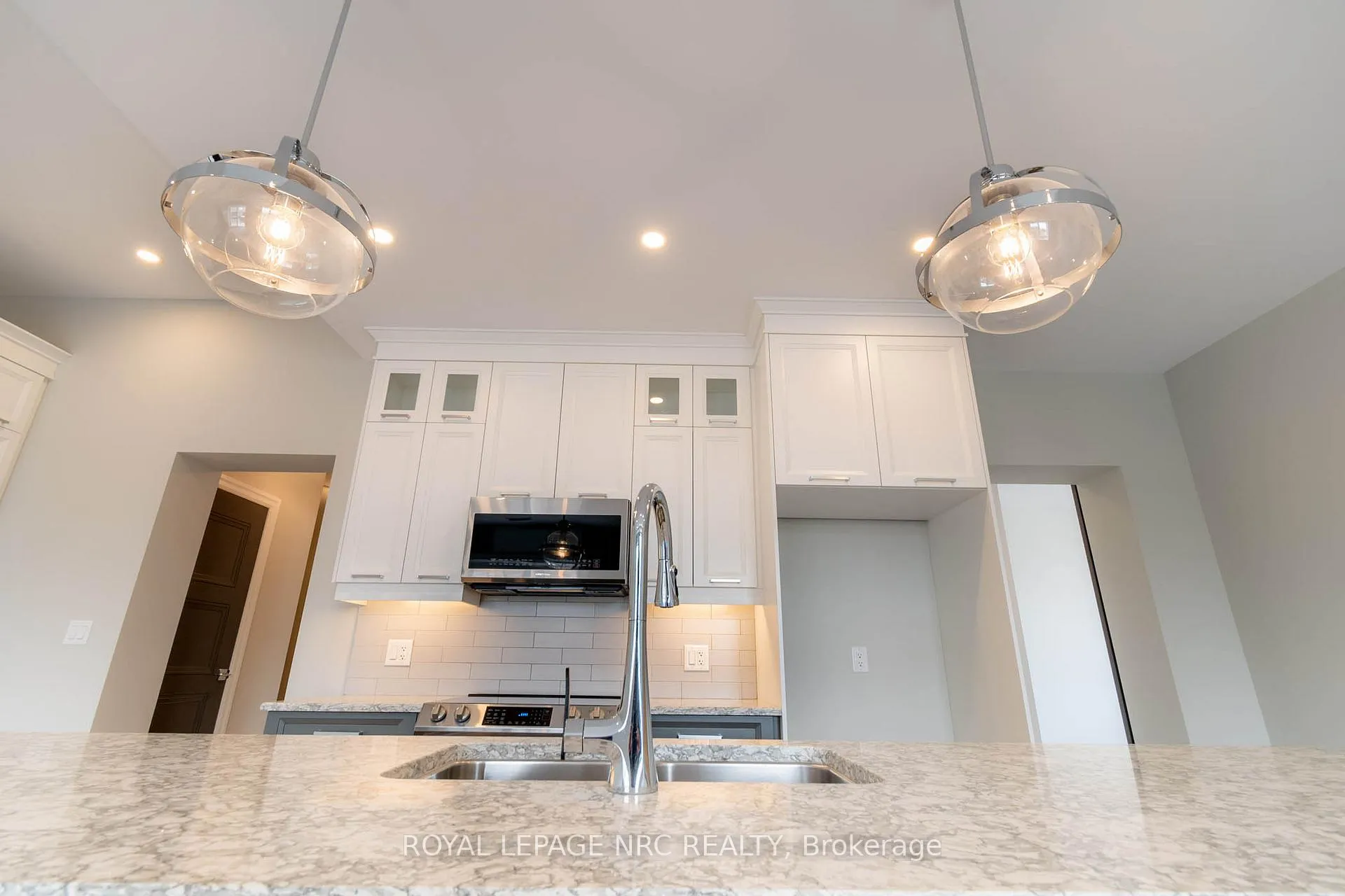 Photo 14 of Unit 6, 99 South Drive, St. Catharines, Old Glenridge — HOMEH