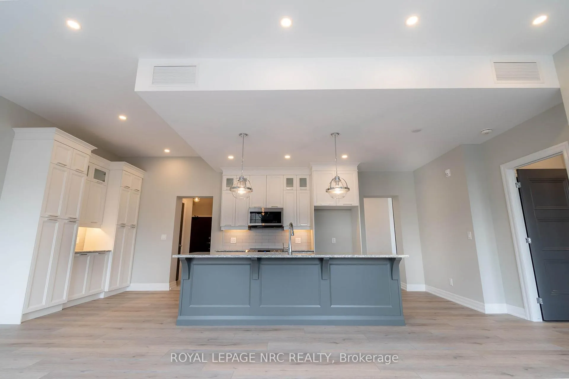 Photo 15 of Unit 6, 99 South Drive, St. Catharines, Old Glenridge — HOMEH