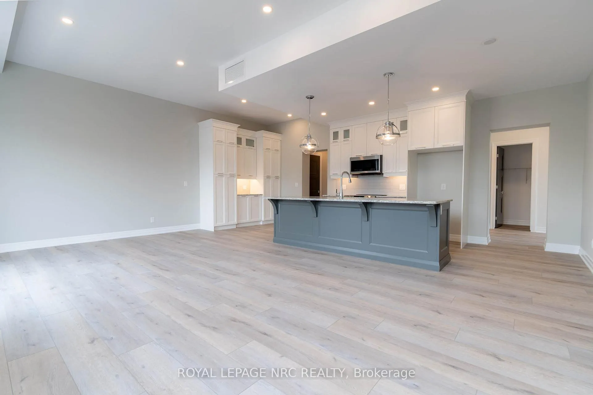 Photo 18 of Unit 6, 99 South Drive, St. Catharines, Old Glenridge — HOMEH