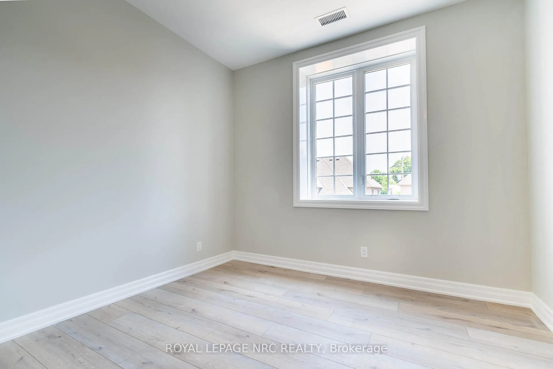 Photo 23 of Unit 6, 99 South Drive, St. Catharines, Old Glenridge — HOMEH