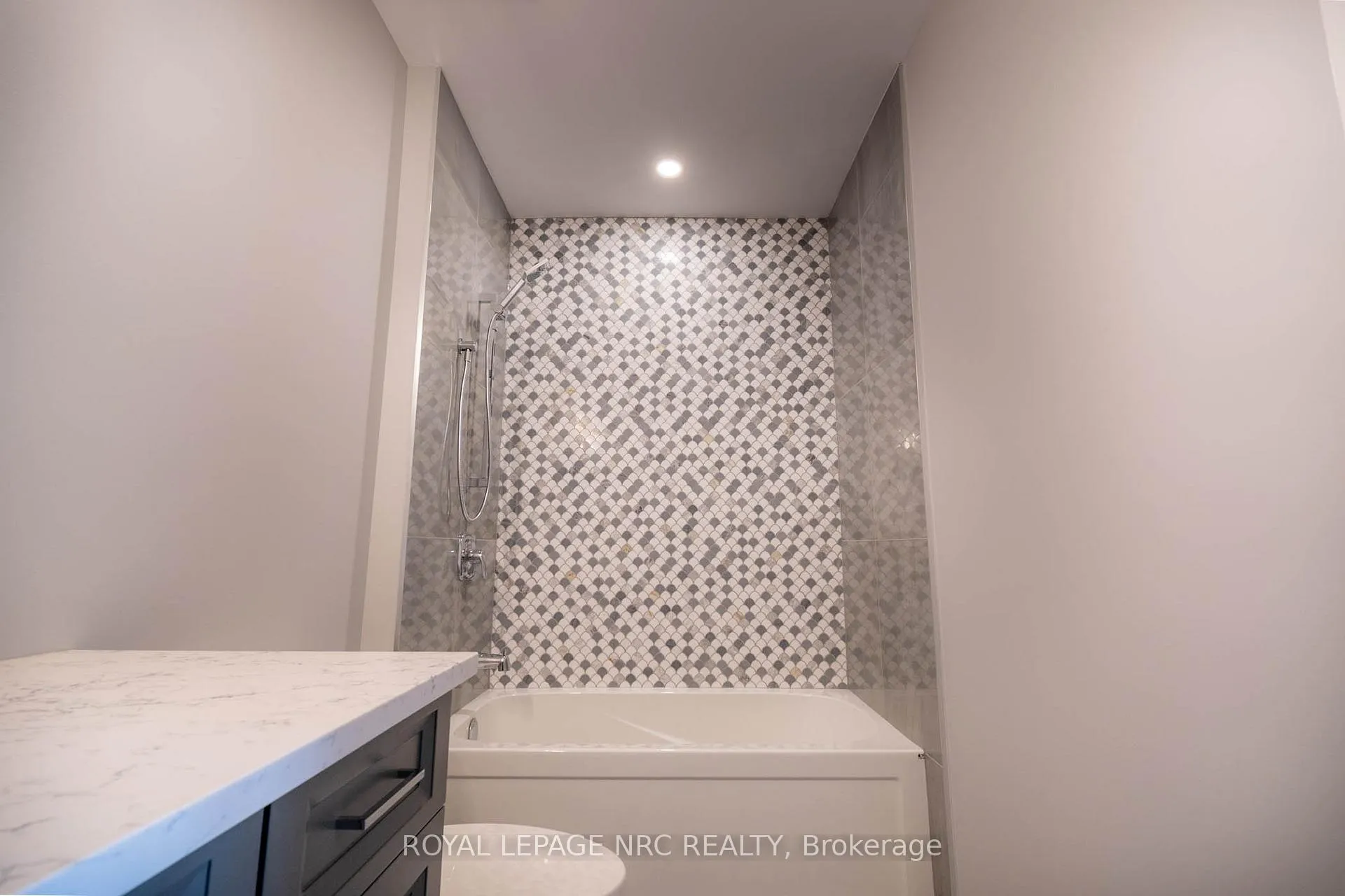 Photo 31 of Unit 6, 99 South Drive, St. Catharines, Old Glenridge — HOMEH