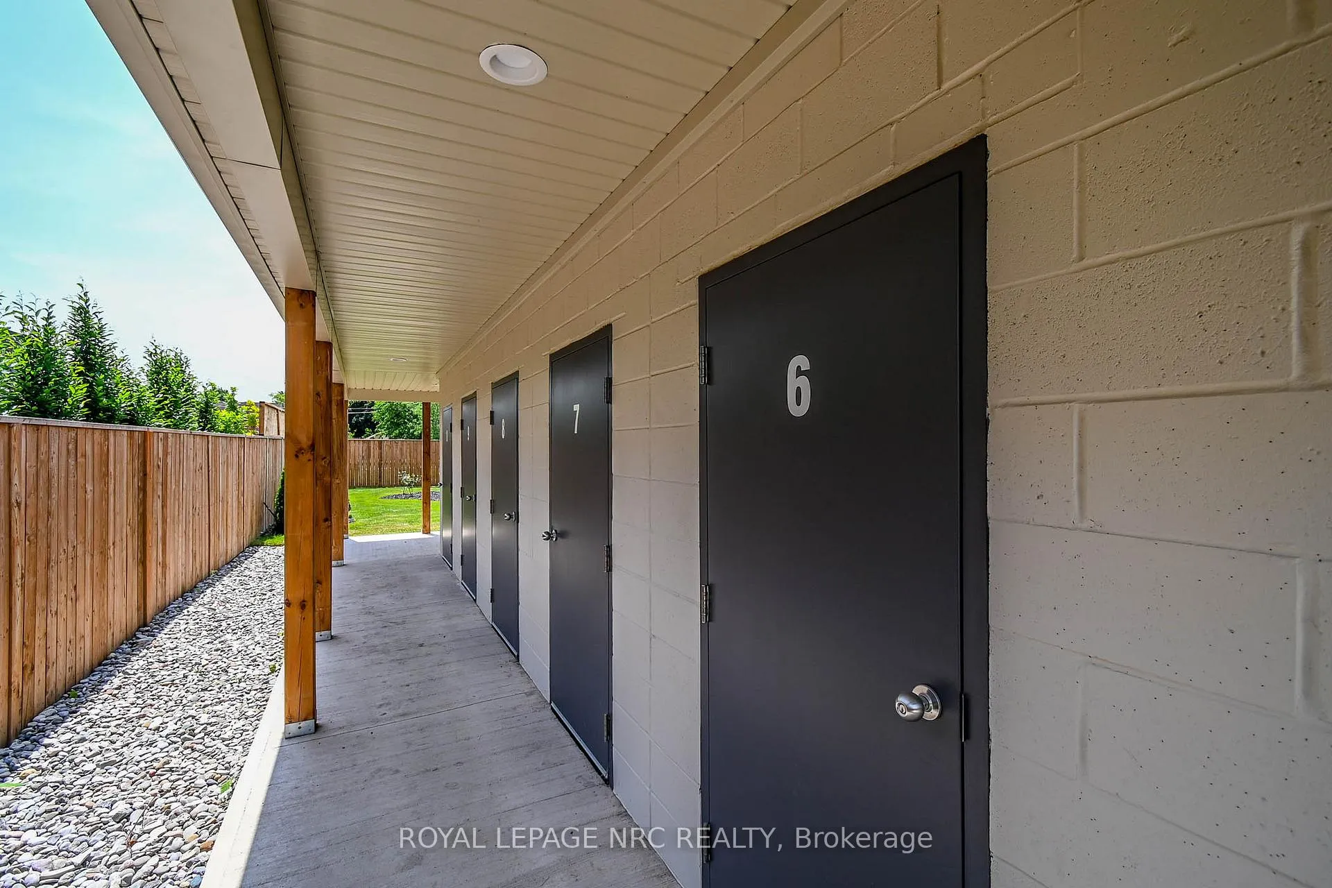 Photo 39 of Unit 6, 99 South Drive, St. Catharines, Old Glenridge — HOMEH